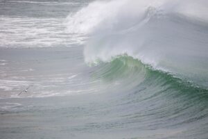 Wave breaking at St Francis Bay | Ocean Bay Recovery Addiction Recovery